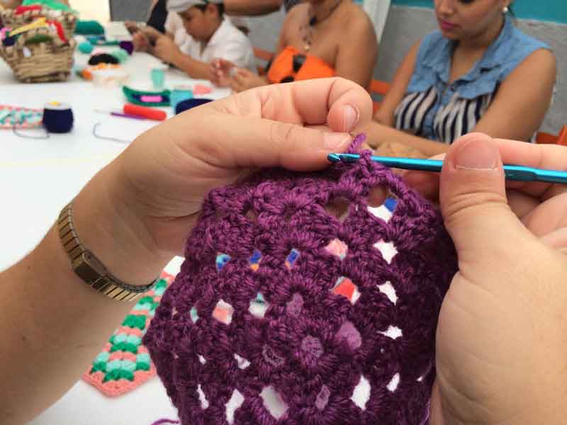 Crocheting with knitting yarn