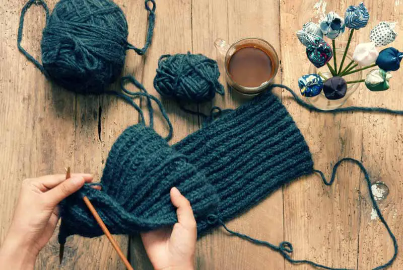 Knitting a scarf